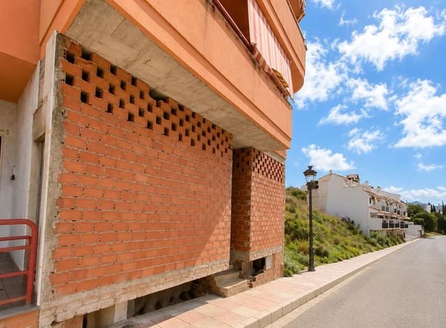 Kommersiell till salu i Estepona - 159 000 € (Ref: 4158860)