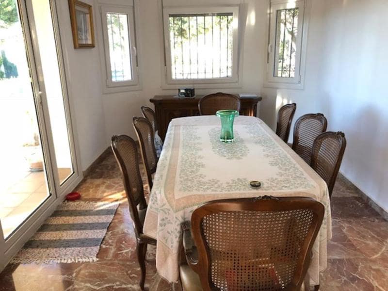 6 bedroom Villa for sale in Estepona with pool - € 1,200,000 (Ref: 4158925)