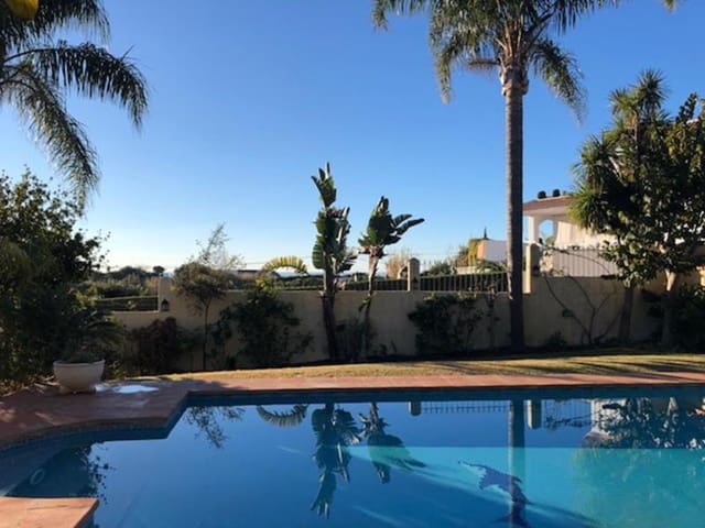 6 camera da letto Villa in vendita in Estepona con piscina - 1.200.000 € (Rif: 4158925)