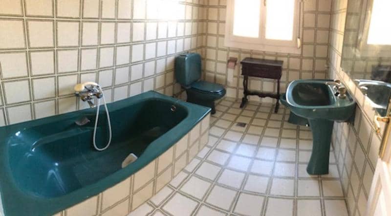 6 bedroom Villa for sale in Estepona with pool - € 1,200,000 (Ref: 4158925)