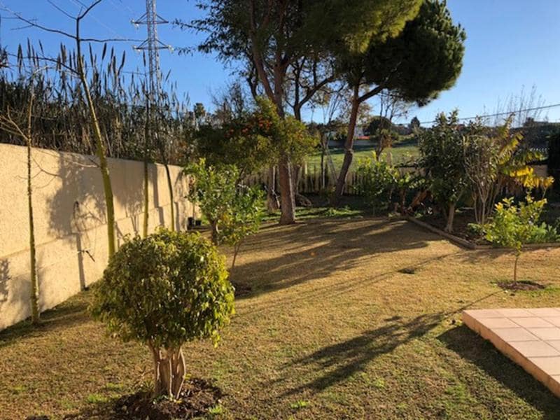 6 bedroom Villa for sale in Estepona with pool - € 1,200,000 (Ref: 4158925)