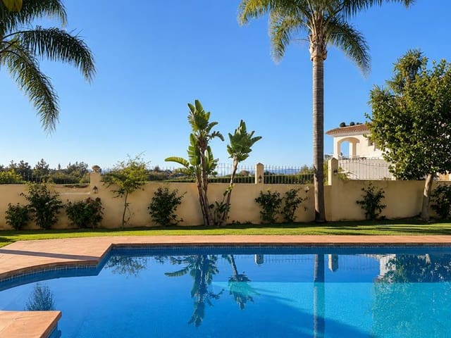6 soverom Villa til salgs i Estepona med svømmebasseng - € 1 200 000 (Ref: 4158925)