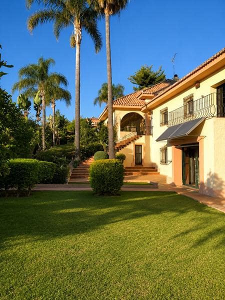 6 soverom Villa til salgs i Estepona med svømmebasseng - € 1 200 000 (Ref: 4158925)