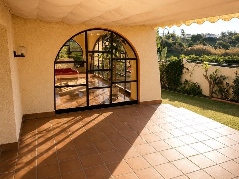 6 soverom Villa til salgs i Estepona med svømmebasseng - € 1 200 000 (Ref: 4158925)