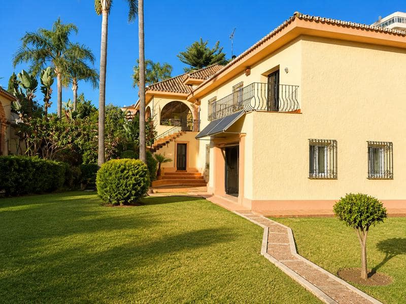 6 soverom Villa til salgs i Estepona med svømmebasseng - € 1 200 000 (Ref: 4158925)