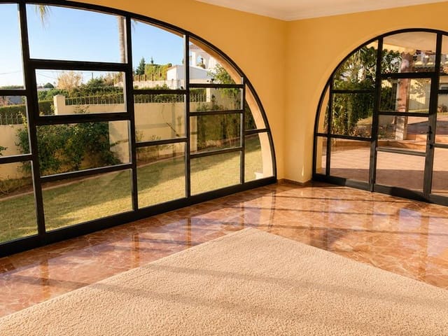 6 soverom Villa til salgs i Estepona med svømmebasseng - € 1 200 000 (Ref: 4158925)