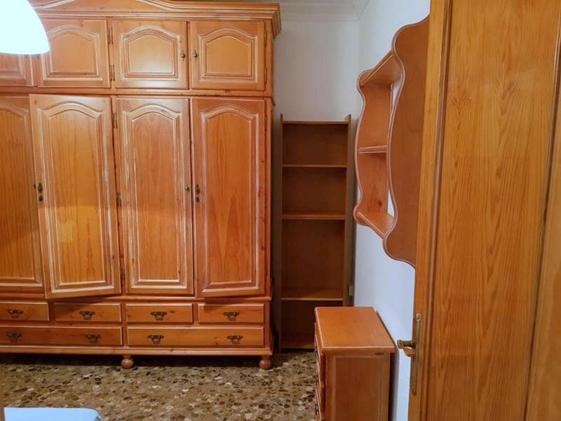 3 slaapkamer Flat te huur in Malaga stad - € 1.400 (Ref: 4164977)