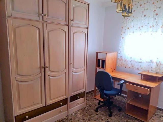 3 slaapkamer Flat te huur in Málaga stad - € 1.400 (Ref: 4164977)