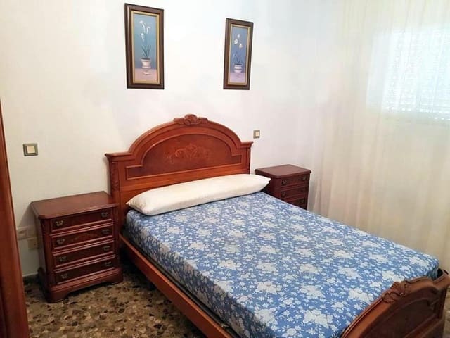 3 slaapkamer Flat te huur in Málaga stad - € 1.400 (Ref: 4164977)