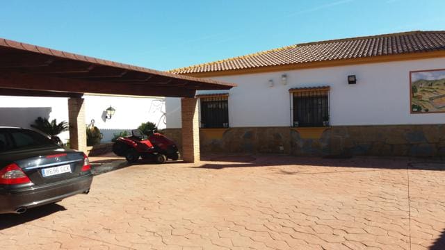 3 bedroom Villa for sale in Estepona with pool garage - € 763,500 (Ref: 4320020)