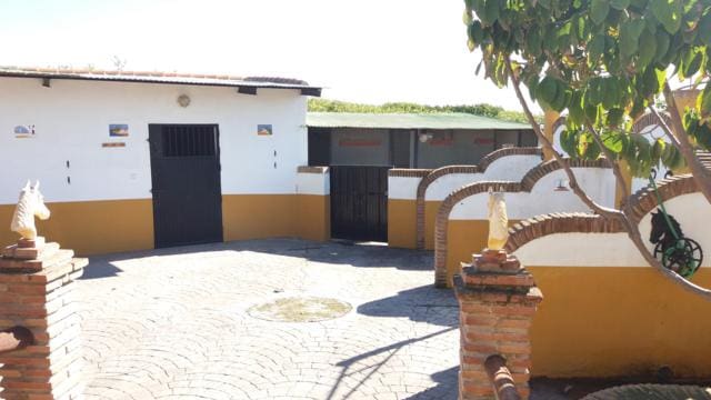 3 bedroom Villa for sale in Estepona with pool garage - € 763,500 (Ref: 4320020)