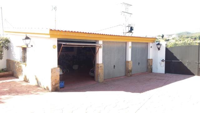 3 bedroom Villa for sale in Estepona with pool garage - € 763,500 (Ref: 4320020)