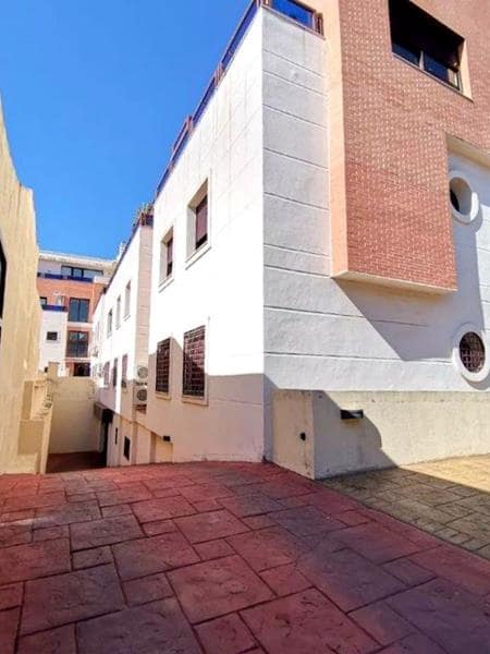 2 soveværelse Lejlighed til leje i Malaga by med garage - € 1.300 (Ref: 6581039)