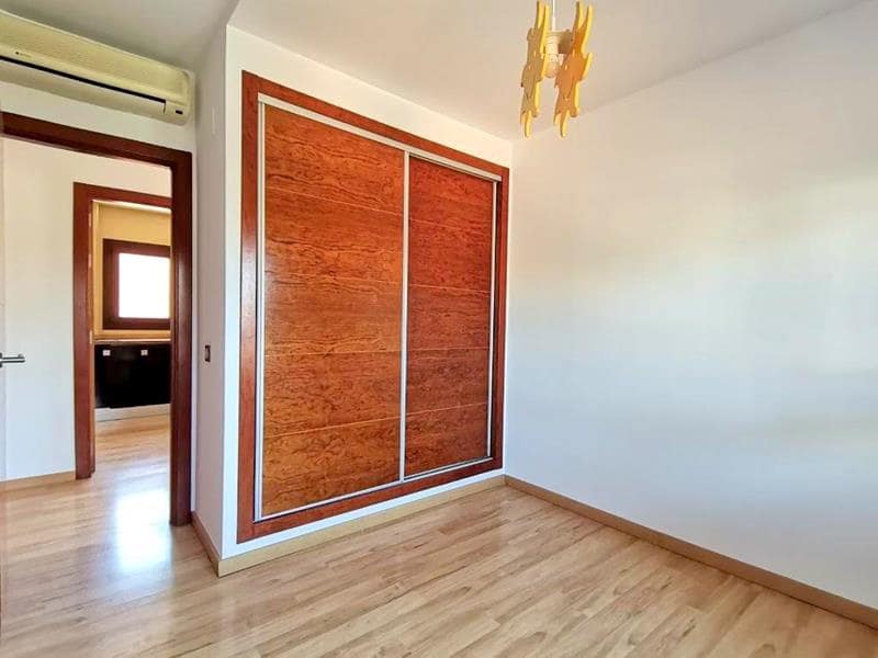 2 soveværelse Lejlighed til leje i Malaga by med garage - € 1.300 (Ref: 6581039)