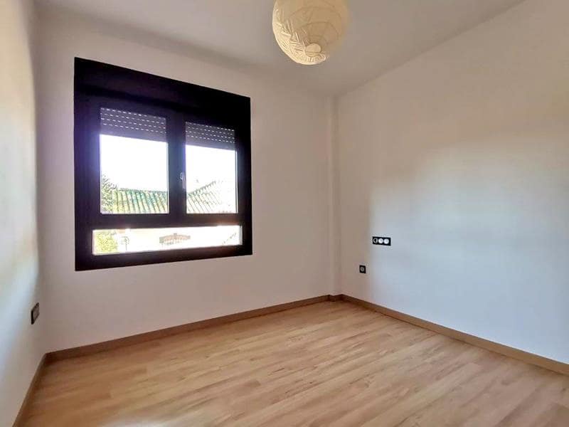 2 soveværelse Lejlighed til leje i Malaga by med garage - € 1.300 (Ref: 6581039)