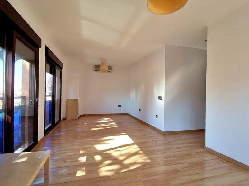 2 soveværelse Lejlighed til leje i Malaga by med garage - € 1.300 (Ref: 6581039)