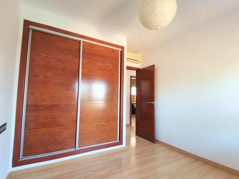 2 soveværelse Lejlighed til leje i Malaga by med garage - € 1.300 (Ref: 6581039)