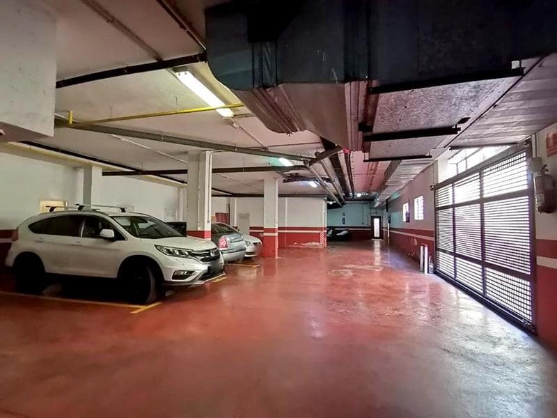 2 soveværelse Lejlighed til leje i Malaga by med garage - € 1.300 (Ref: 6581039)