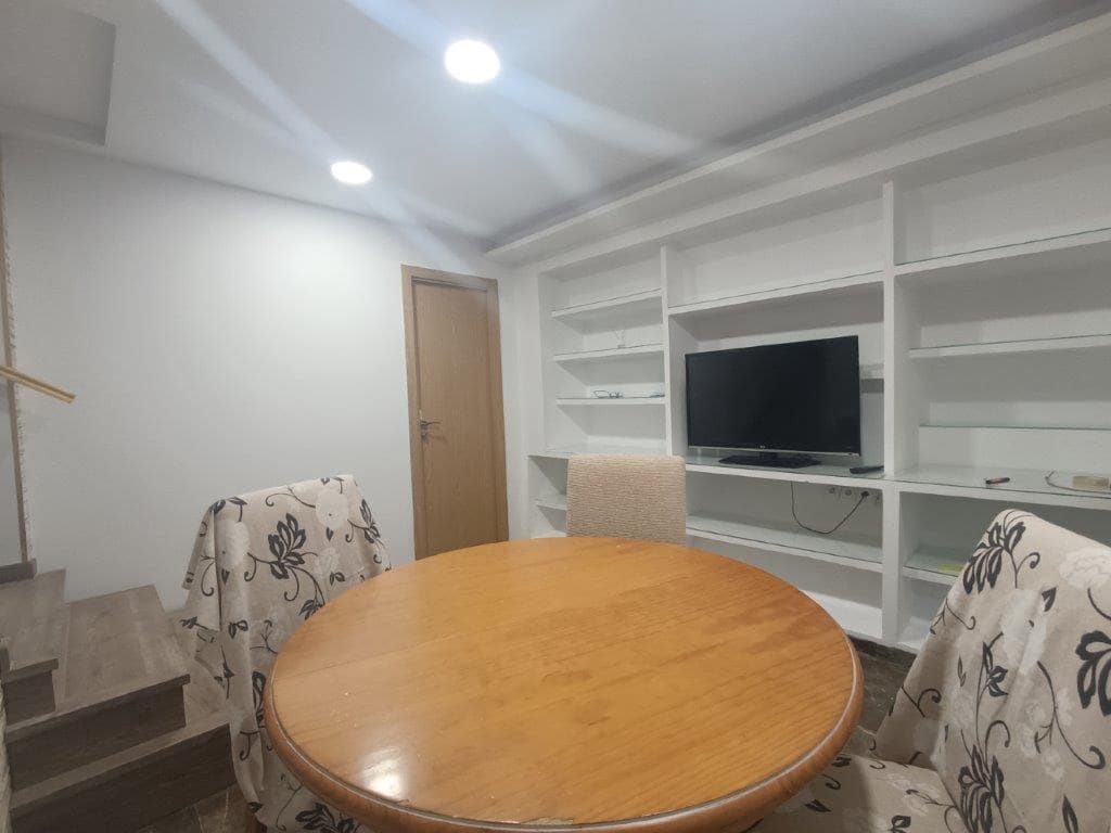 4 bedroom Flat for rent in Malaga city - € 1,400 (Ref: 8930772)