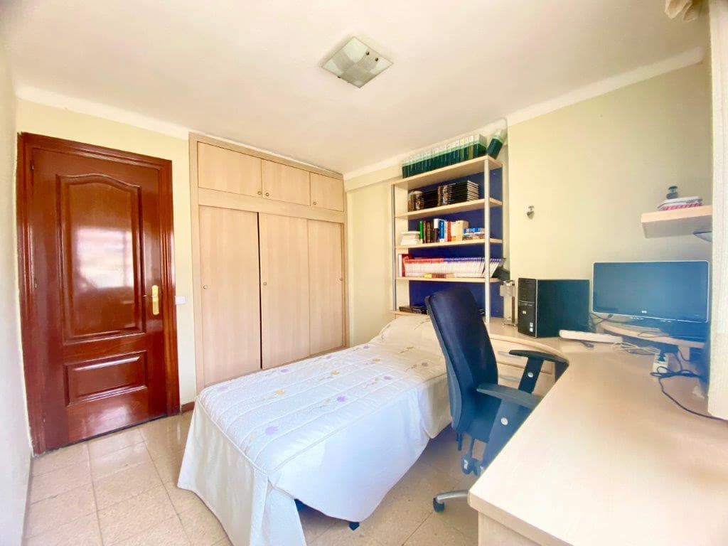 3 soverom Leilighet til salgs i Malaga by med garasje - € 285 000 (Ref: 8930773)