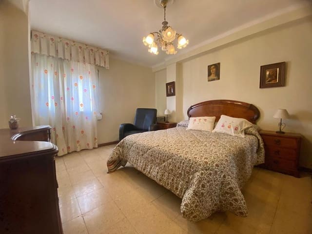 3 slaapkamer Flat te koop in Málaga stad met garage - € 270.000 (Ref: 8930773)