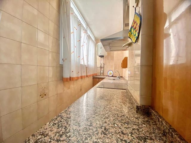 3 soverom Leilighet til salgs i Málaga by med garasje - € 270 000 (Ref: 8930773)