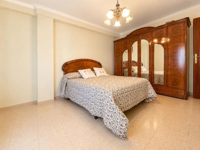 3 soveværelse Lejlighed til salg i Málaga by med garage - € 270.000 (Ref: 8930773)