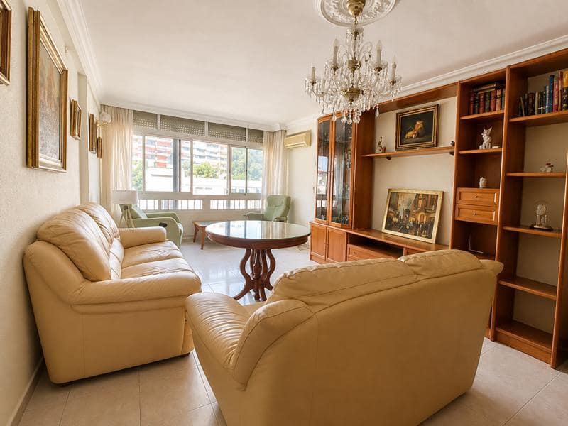 3 soveværelse Lejlighed til salg i Malaga by med garage - € 270.000 (Ref: 8930773)
