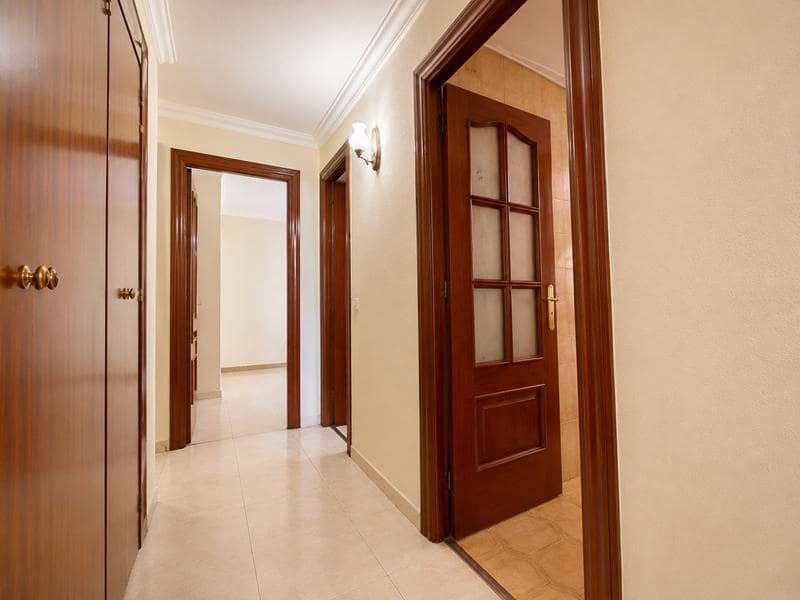 3 soveværelse Lejlighed til salg i Malaga by med garage - € 270.000 (Ref: 8930773)