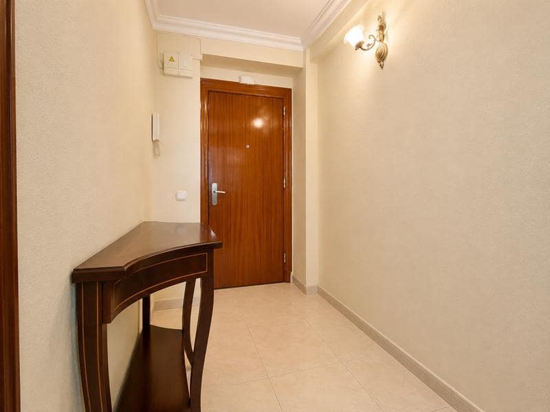 3 soveværelse Lejlighed til salg i Malaga by med garage - € 270.000 (Ref: 8930773)