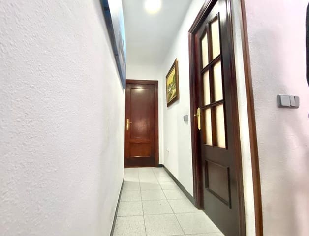 Appartement de 3 chambres à louer à Cruz de Humilladero, Malaga ville - 1 300 € (Ref: 8930800)