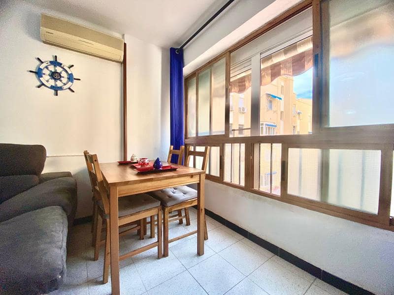 Appartement de 3 chambres à louer à Malaga ville - 1 300 € (Ref: 8930800)