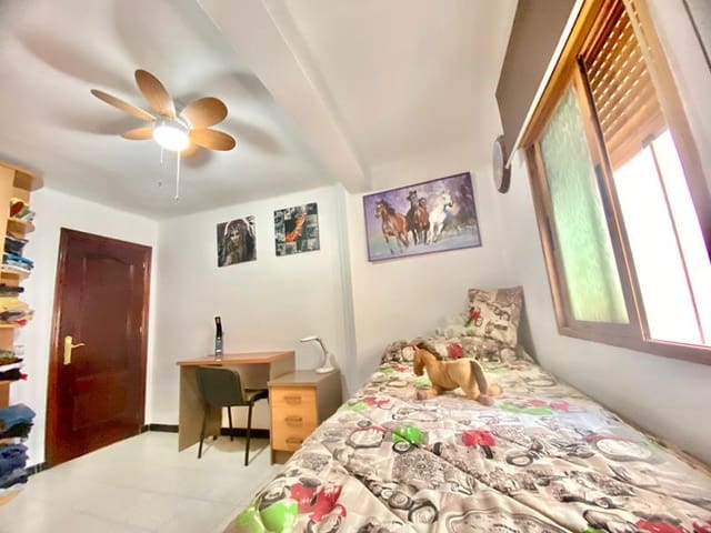Appartement de 3 chambres à louer à Cruz de Humilladero, Malaga ville - 1 300 € (Ref: 8930800)