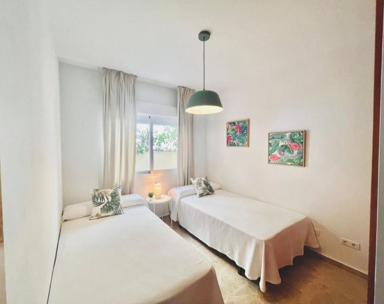 2 bedroom Flat for rent in San Luis de Sabinillas with pool garage - € 1,450 (Ref: 8930809)