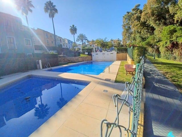 3 soveværelse Rækkehus til salg i Casares med swimmingpool - € 250.000 (Ref: 8930827)