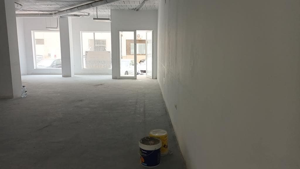 Erhverv til leje i San Luis de Sabinillas - € 1.800 (Ref: 8930848)