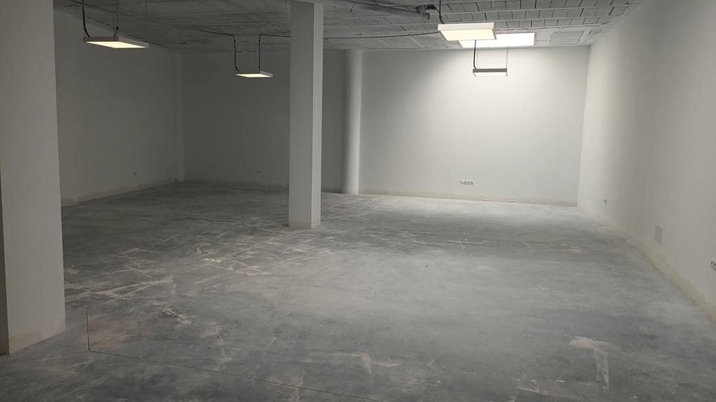 Erhverv til leje i San Luis de Sabinillas - € 1.800 (Ref: 8930848)