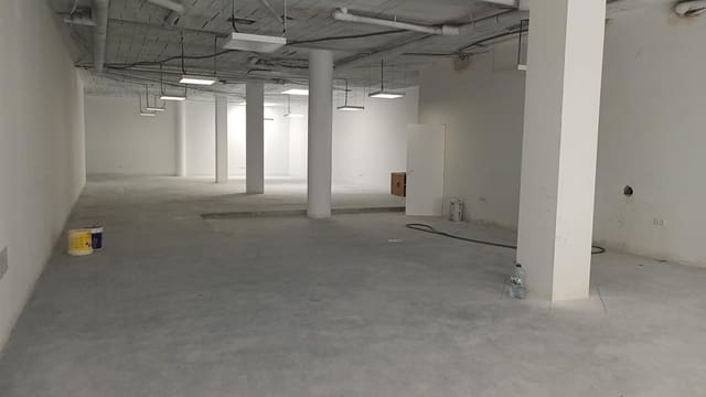 Komercyjne do wynajęcia w San Luis de Sabinillas, Manilva - 1 800 € (Ref: 8930848)