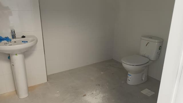 Komercyjne do wynajęcia w San Luis de Sabinillas, Manilva - 1 800 € (Ref: 8930848)