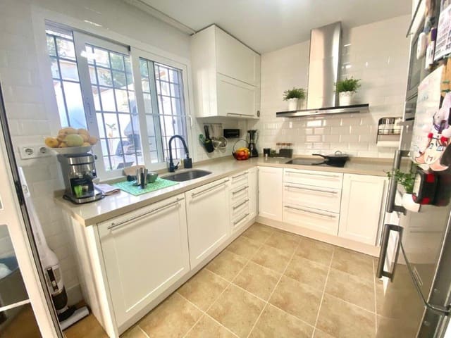 3 makuuhuone Rivitalo myytävänä paikassa Cruz de Humilladero, Málaga kaupunki mukana 
autotalli - 497 000 € (Ref: 8930870)