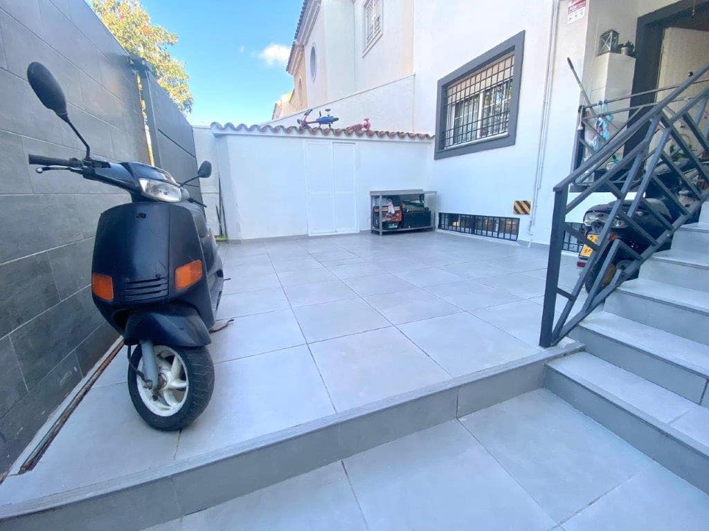 3 sypialnia Dom szeregowy na sprzedaż w Miasto Malaga z garażem - 497 000 € (Ref: 8930870)