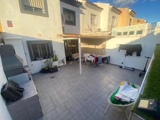 3 soveværelse Rækkehus til salg i Málaga by med garage - € 509.000 (Ref: 8930871)