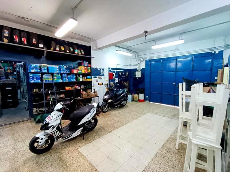 Erhverv til salg i Estepona - € 196.500 (Ref: 8930880)