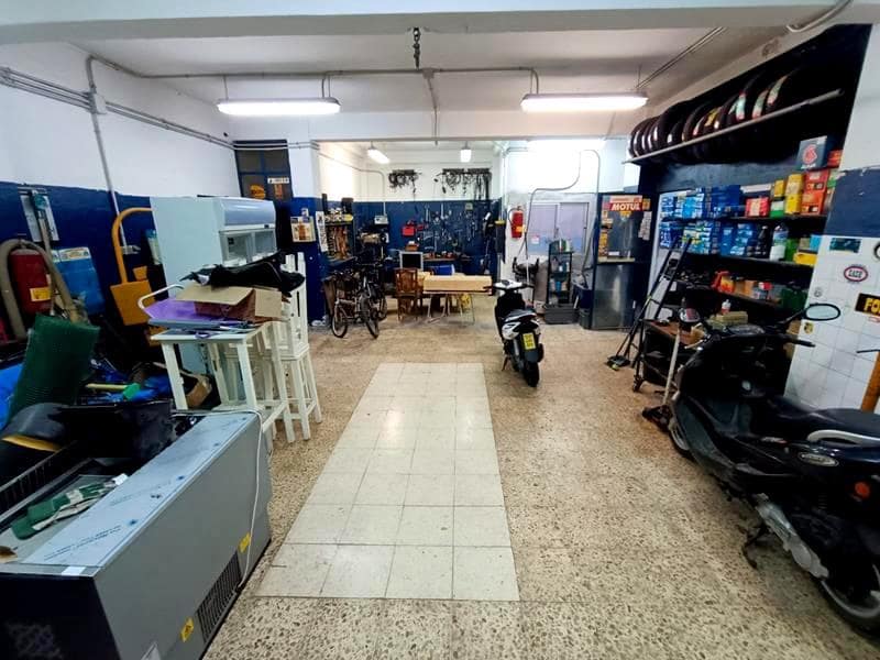 Erhverv til salg i Estepona - € 196.500 (Ref: 8930880)