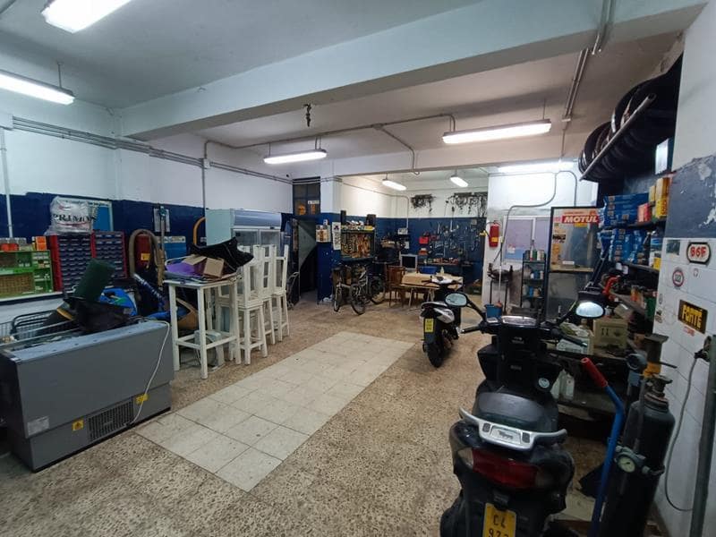 Erhverv til salg i Estepona - € 196.500 (Ref: 8930880)