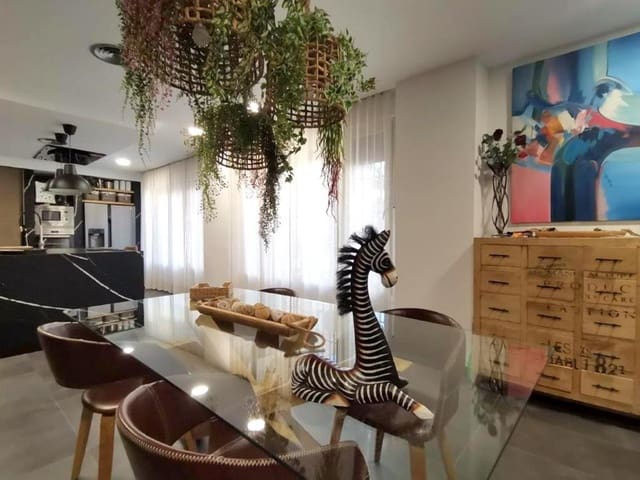2 soverom Leilighet til salgs i Centro, Málaga by med garasje - € 625 700 (Ref: 8930887)