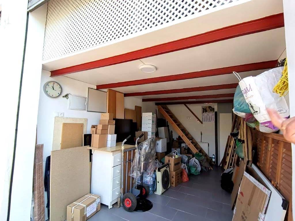 Erhverv til salg i Malaga by - € 56.500 (Ref: 8930888)