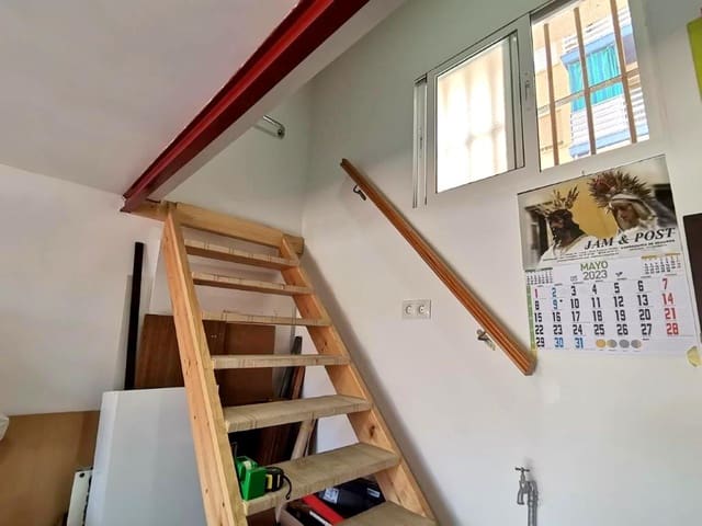 Kommersiell til salgs i Teatinos, Málaga by - € 56 500 (Ref: 8930888)