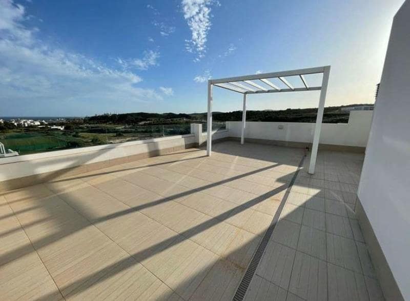3 soveværelse Penthouse til salg i Estepona med swimmingpool garage - € 700.000 (Ref: 8930912)