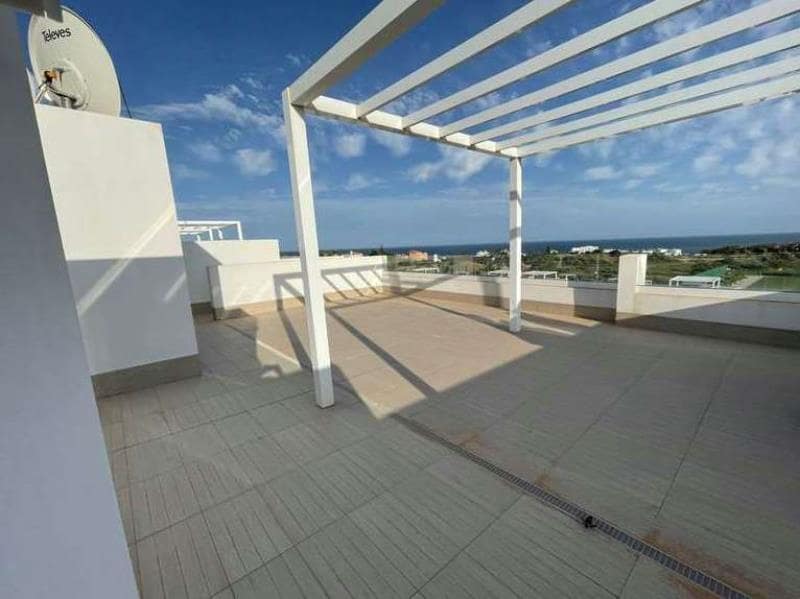3 soveværelse Penthouse til salg i Estepona med swimmingpool garage - € 700.000 (Ref: 8930912)